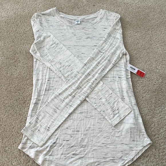 Old navy long sleeve tee - Picture 1 of 5